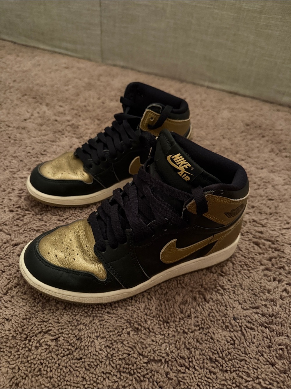 Nike Air Jordan 1 Mid - Black and Metallic Gold